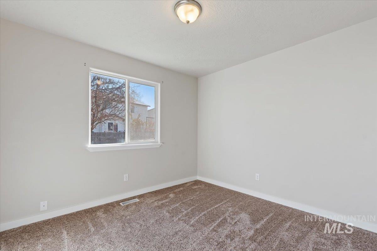 1700 S Camas, Nampa, Idaho 83686, 4 Bedrooms, 2 Bathrooms, Residential For Sale, Price $368,000,MLS 98977963