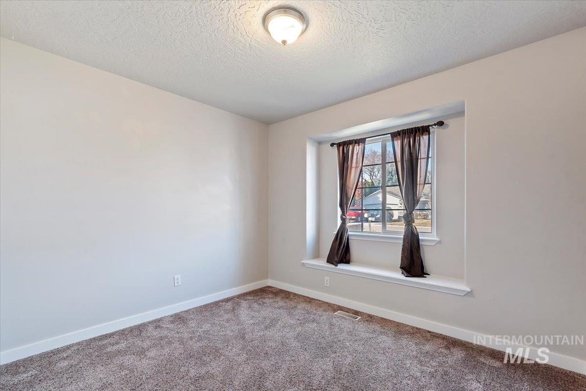 1700 S Camas, Nampa, Idaho 83686, 4 Bedrooms, 2 Bathrooms, Residential For Sale, Price $368,000,MLS 98977963