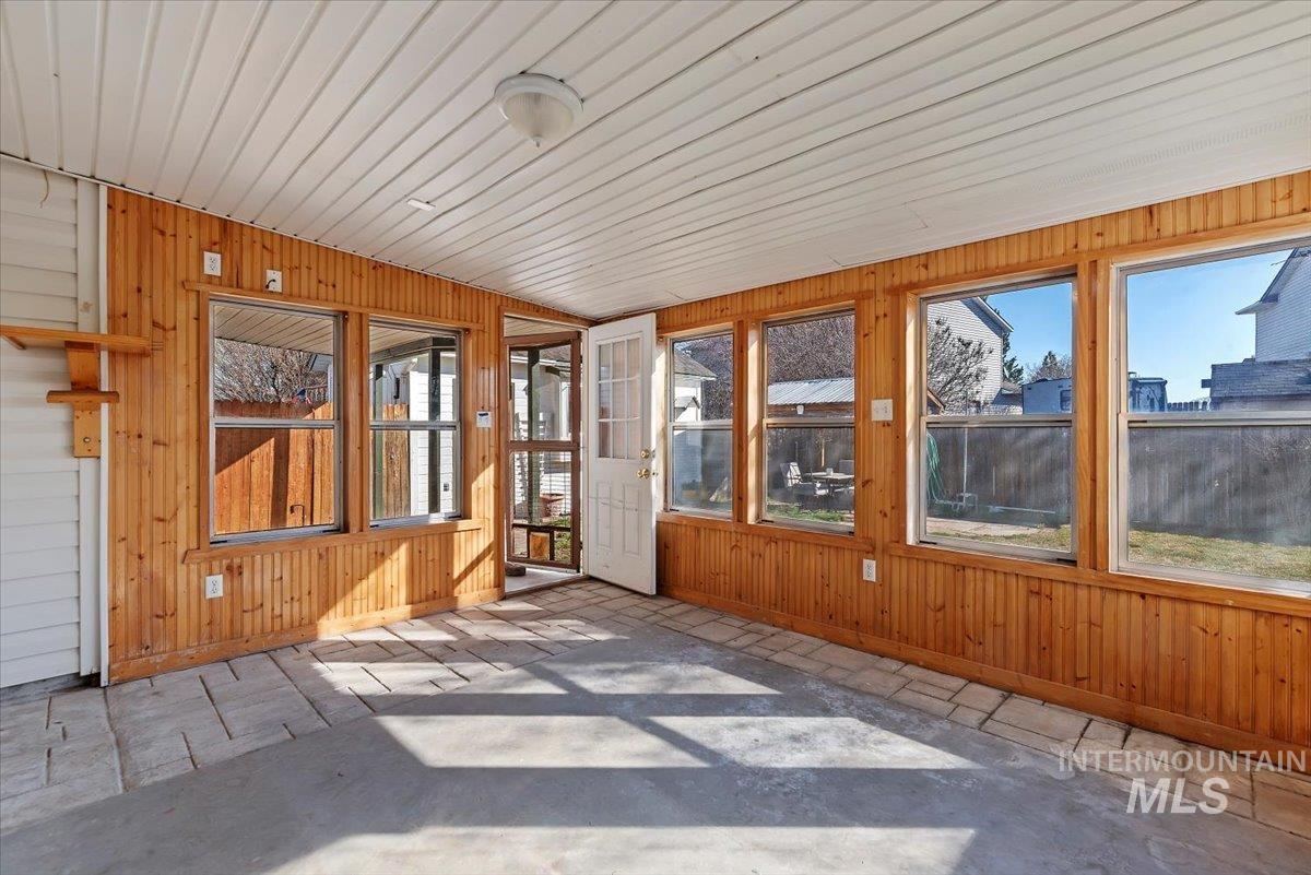 1700 S Camas, Nampa, Idaho 83686, 4 Bedrooms, 2 Bathrooms, Residential For Sale, Price $368,000,MLS 98977963