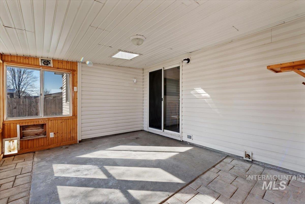 1700 S Camas, Nampa, Idaho 83686, 4 Bedrooms, 2 Bathrooms, Residential For Sale, Price $368,000,MLS 98977963