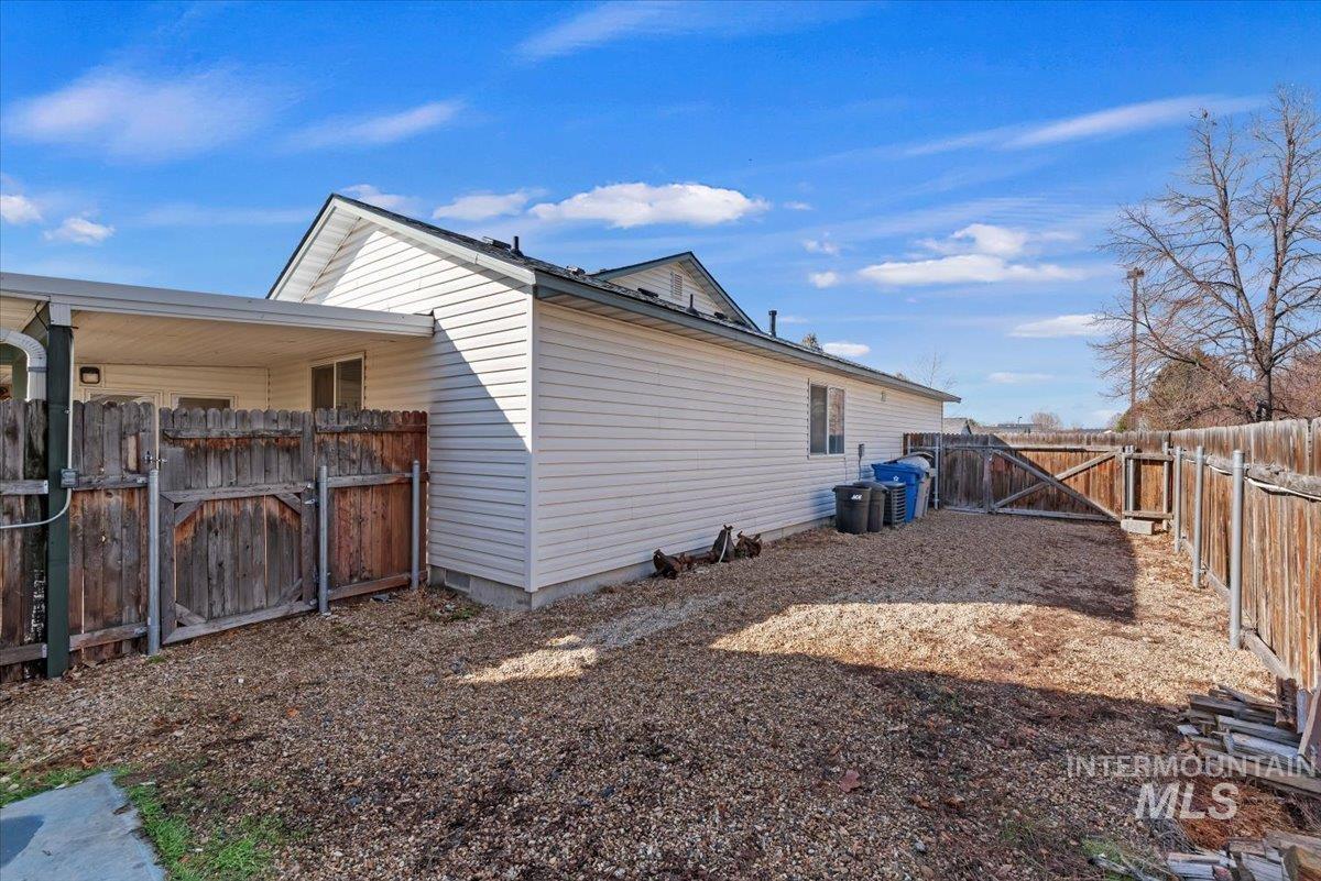 1700 S Camas, Nampa, Idaho 83686, 4 Bedrooms, 2 Bathrooms, Residential For Sale, Price $368,000,MLS 98977963