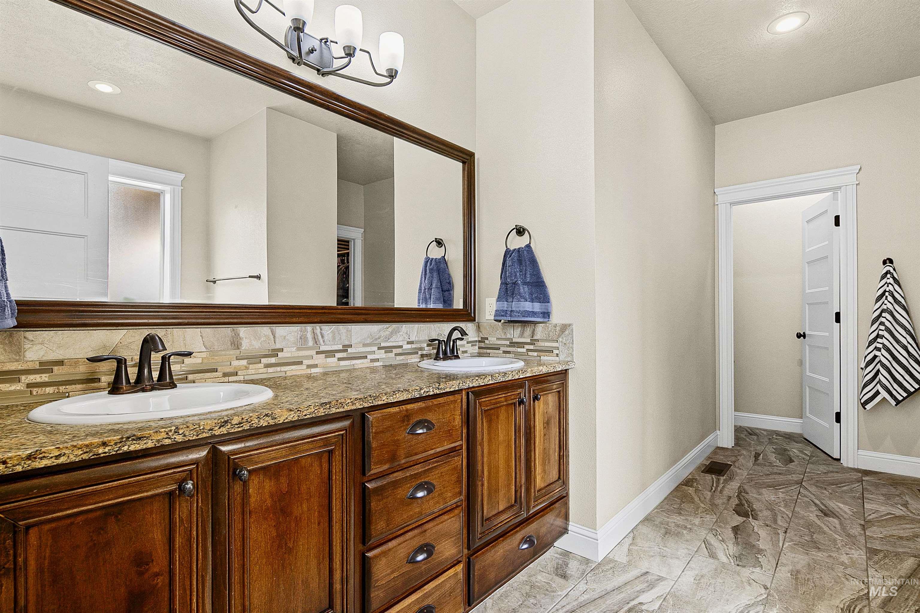 489 W Dreyfuss St, Meridian, Idaho 83646, 4 Bedrooms, 3 Bathrooms, Residential For Sale, Price $729,700,MLS 98977965