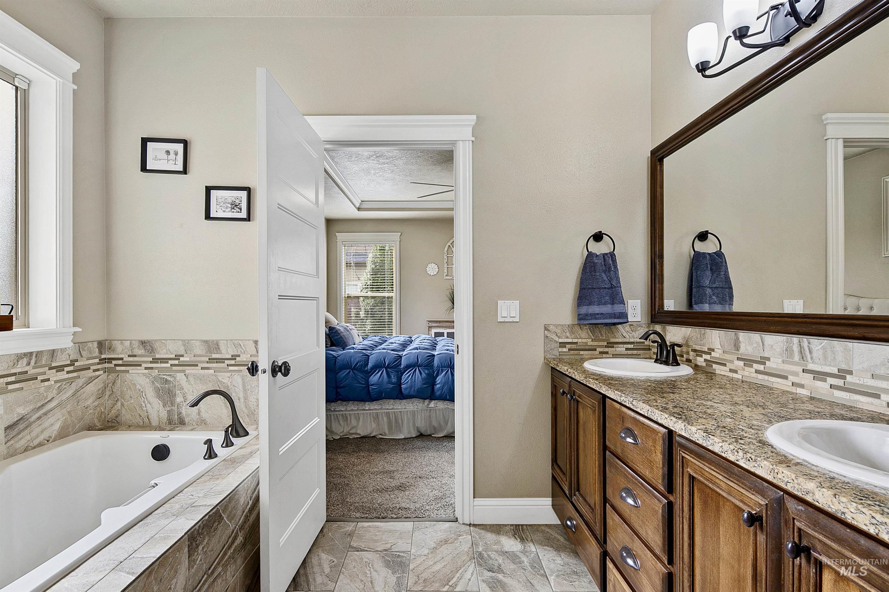 489 W Dreyfuss St, Meridian, Idaho 83646, 4 Bedrooms, 3 Bathrooms, Residential For Sale, Price $729,700,MLS 98977965