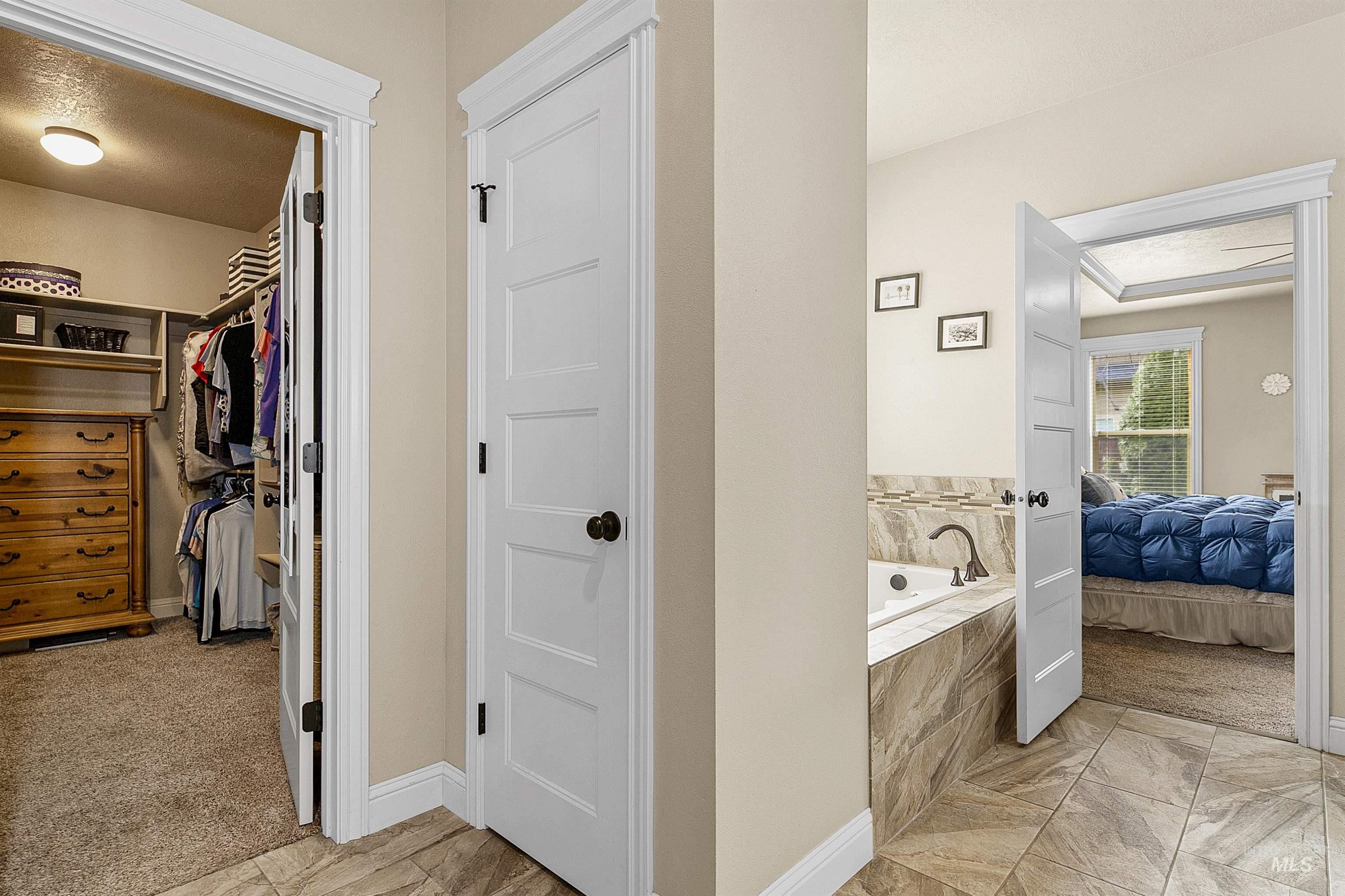 489 W Dreyfuss St, Meridian, Idaho 83646, 4 Bedrooms, 3 Bathrooms, Residential For Sale, Price $729,700,MLS 98977965