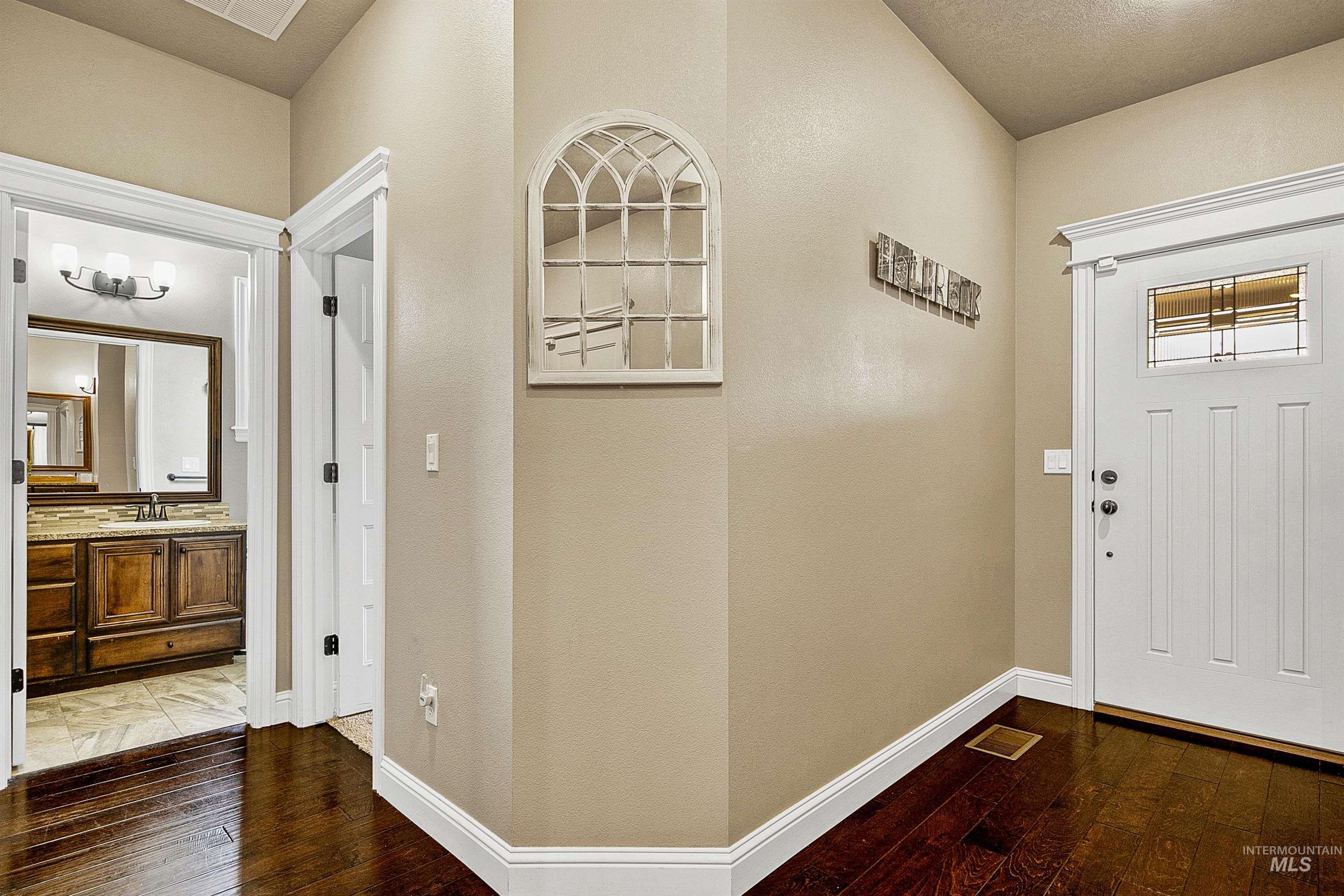 489 W Dreyfuss St, Meridian, Idaho 83646, 4 Bedrooms, 3 Bathrooms, Residential For Sale, Price $729,700,MLS 98977965