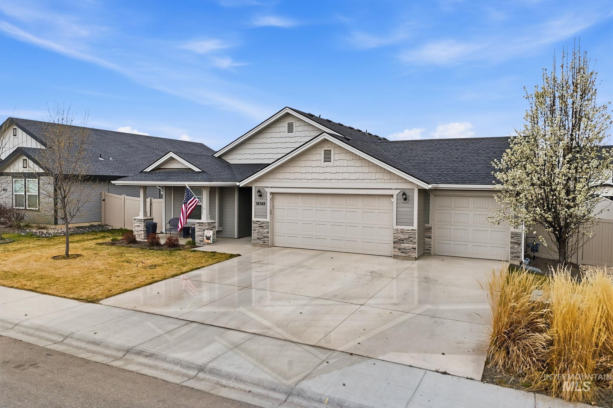 19349 Kiowa Creek Way, Caldwell, Idaho 83605, 3 Bedrooms, 2 Bathrooms, Residential For Sale, Price $423,000,MLS 98977967