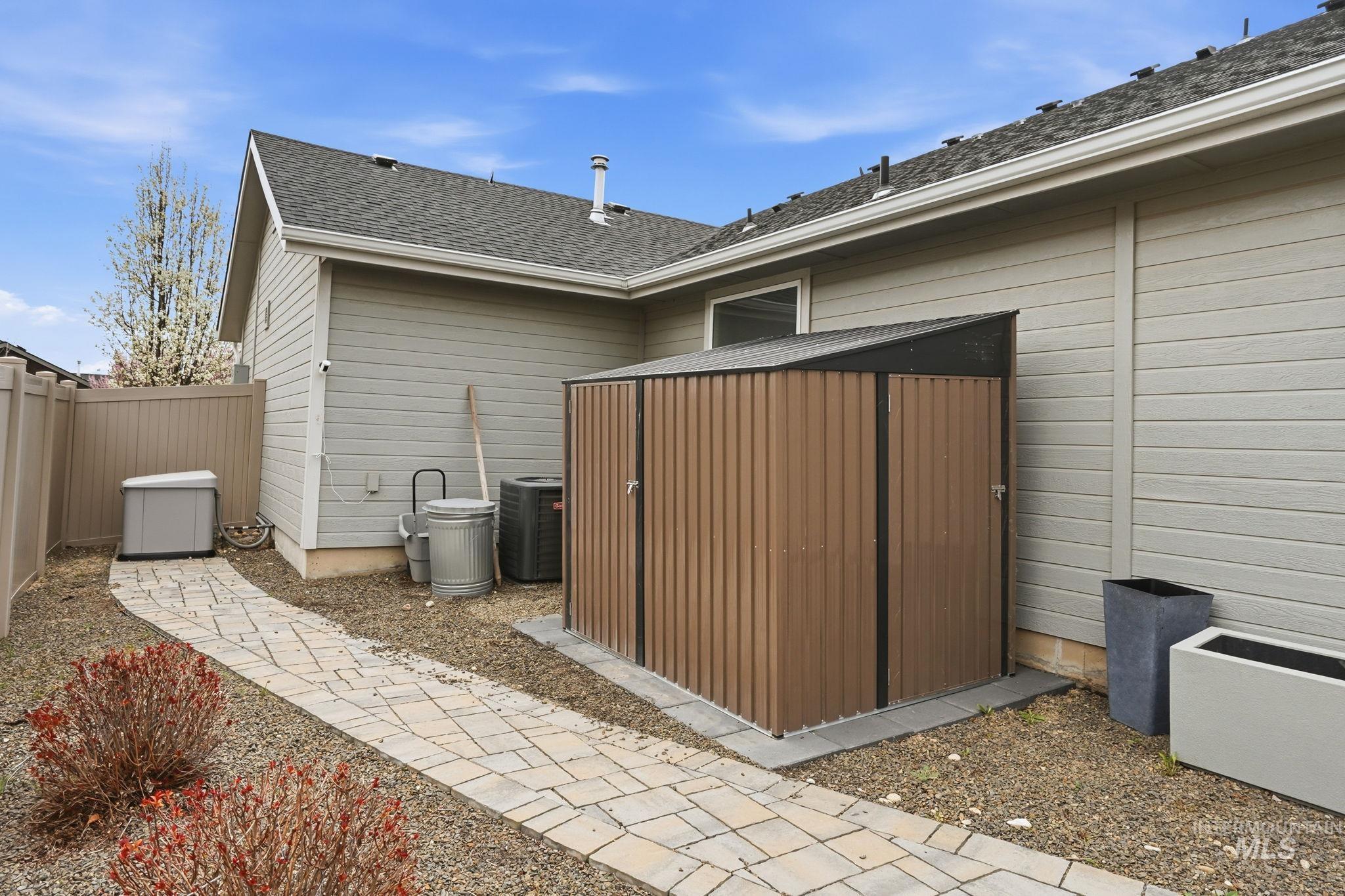 19349 Kiowa Creek Way, Caldwell, Idaho 83605, 3 Bedrooms, 2 Bathrooms, Residential For Sale, Price $423,000,MLS 98977967