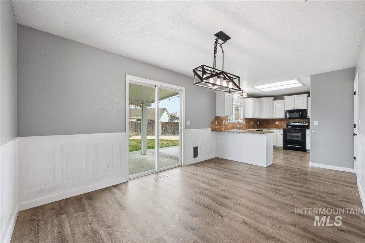 16023 N Saint Helens Dr, Nampa, Idaho 83651, 5 Bedrooms, 2.5 Bathrooms, Residential For Sale, Price $440,000,MLS 98977968