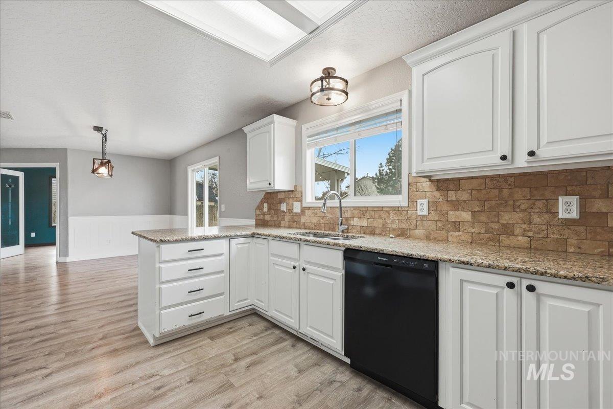 16023 N Saint Helens Dr, Nampa, Idaho 83651, 5 Bedrooms, 2.5 Bathrooms, Residential For Sale, Price $440,000,MLS 98977968