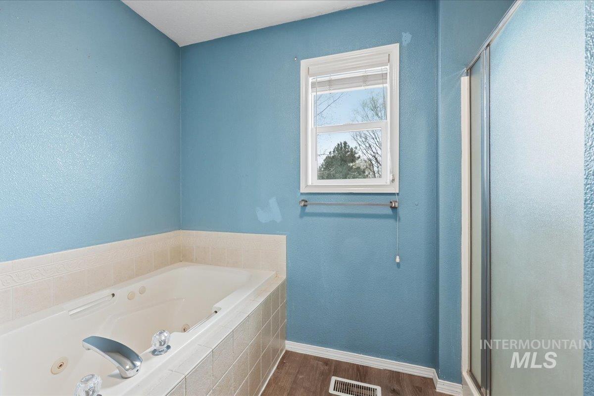 16023 N Saint Helens Dr, Nampa, Idaho 83651, 5 Bedrooms, 2.5 Bathrooms, Residential For Sale, Price $440,000,MLS 98977968