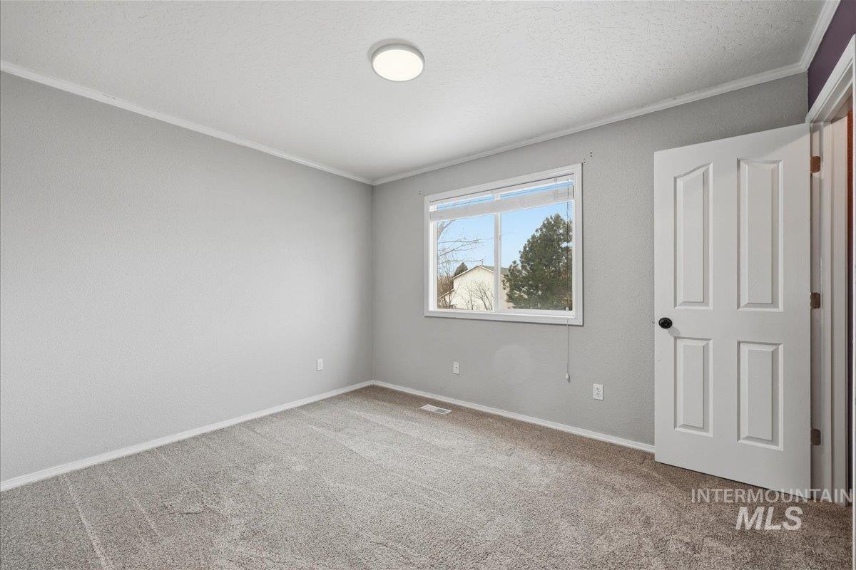 16023 N Saint Helens Dr, Nampa, Idaho 83651, 5 Bedrooms, 2.5 Bathrooms, Residential For Sale, Price $440,000,MLS 98977968