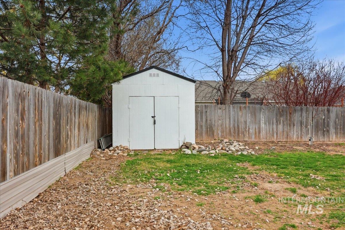 16023 N Saint Helens Dr, Nampa, Idaho 83651, 5 Bedrooms, 2.5 Bathrooms, Residential For Sale, Price $440,000,MLS 98977968