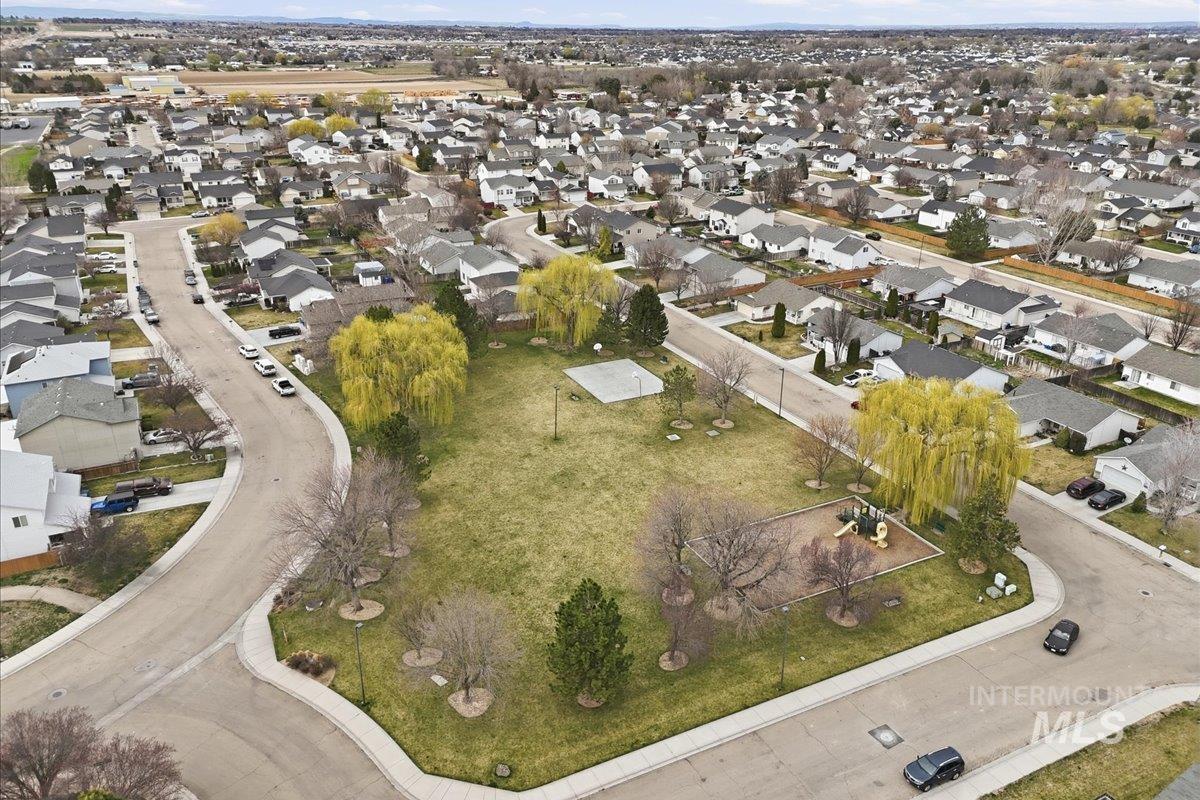 16023 N Saint Helens Dr, Nampa, Idaho 83651, 5 Bedrooms, 2.5 Bathrooms, Residential For Sale, Price $440,000,MLS 98977968