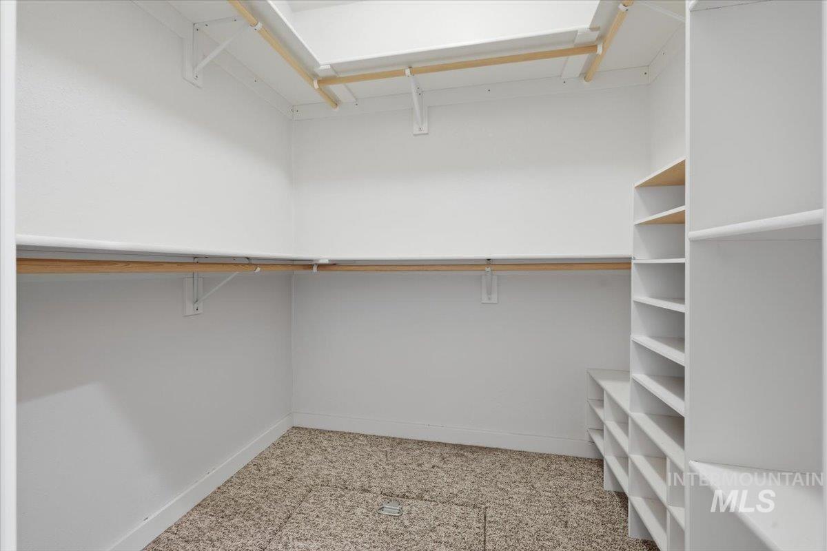 115 Bunch Dr., Garden Valley, Idaho 83622, 3 Bedrooms, 2.5 Bathrooms, Residential For Sale, Price $775,000,MLS 98977970