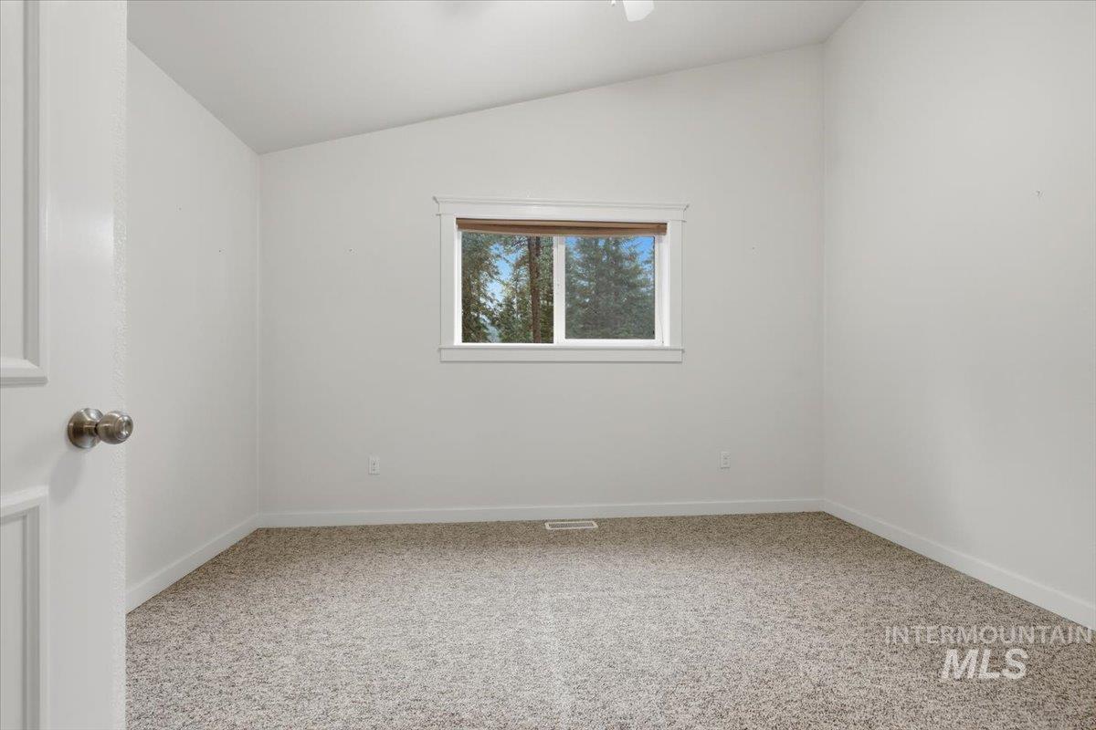 115 Bunch Dr., Garden Valley, Idaho 83622, 3 Bedrooms, 2.5 Bathrooms, Residential For Sale, Price $775,000,MLS 98977970