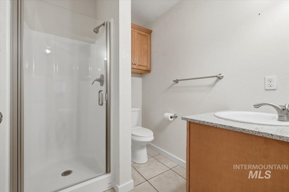 115 Bunch Dr., Garden Valley, Idaho 83622, 3 Bedrooms, 2.5 Bathrooms, Residential For Sale, Price $775,000,MLS 98977970