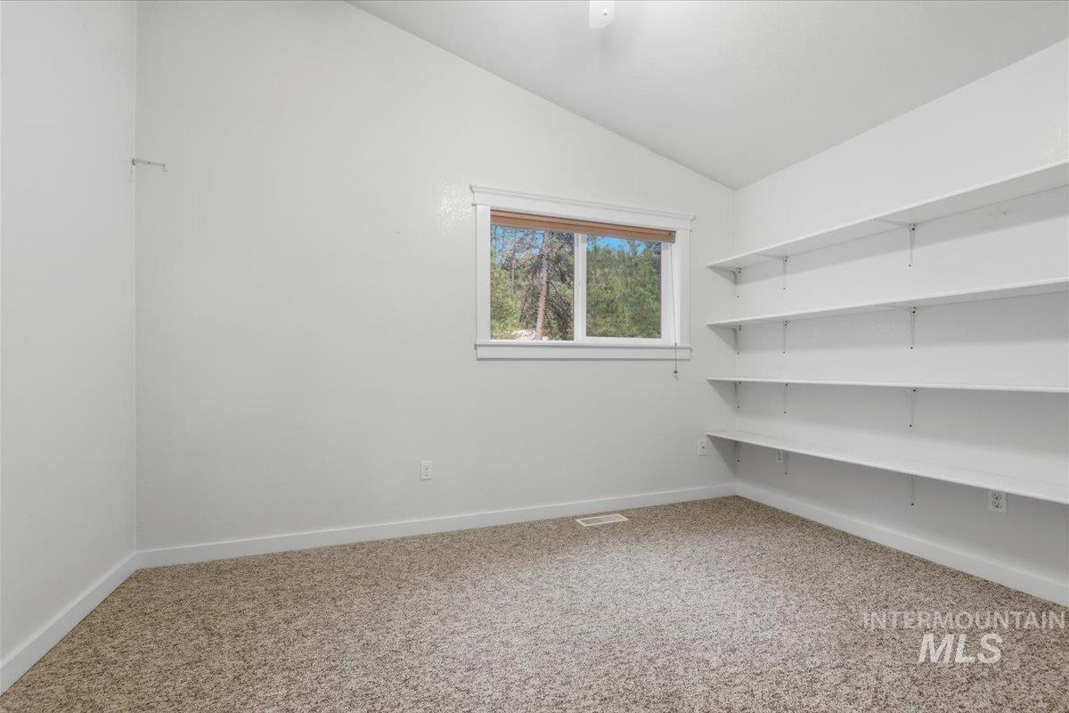 115 Bunch Dr., Garden Valley, Idaho 83622, 3 Bedrooms, 2.5 Bathrooms, Residential For Sale, Price $775,000,MLS 98977970