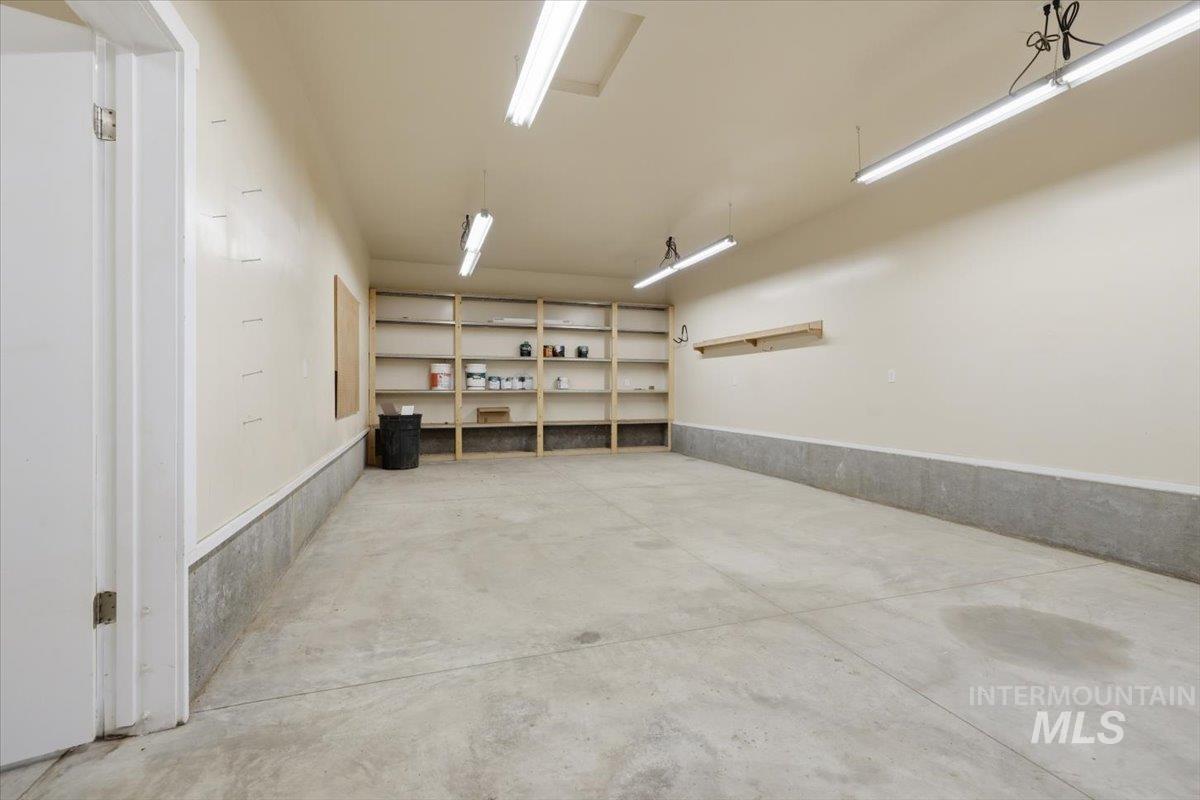 115 Bunch Dr., Garden Valley, Idaho 83622, 3 Bedrooms, 2.5 Bathrooms, Residential For Sale, Price $775,000,MLS 98977970