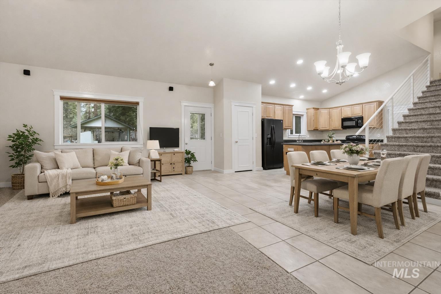 115 Bunch Dr., Garden Valley, Idaho 83622, 3 Bedrooms, 2.5 Bathrooms, Residential For Sale, Price $775,000,MLS 98977970