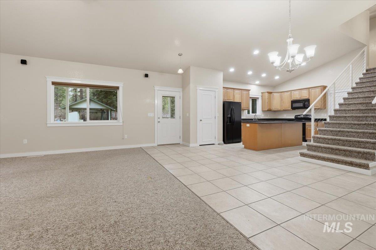 115 Bunch Dr., Garden Valley, Idaho 83622, 3 Bedrooms, 2.5 Bathrooms, Residential For Sale, Price $775,000,MLS 98977970