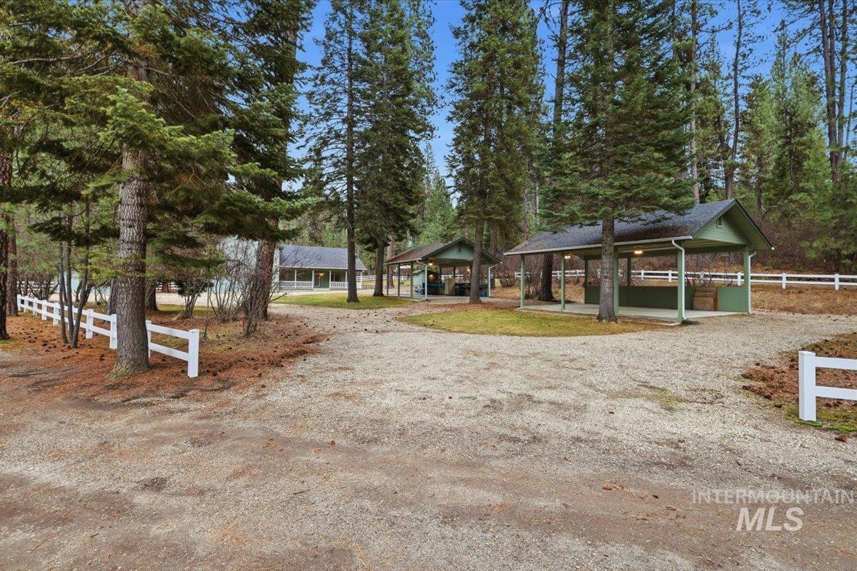 115 Bunch Dr., Garden Valley, Idaho 83622, 3 Bedrooms, 2.5 Bathrooms, Residential For Sale, Price $775,000,MLS 98977970