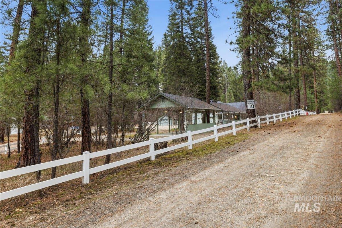 115 Bunch Dr., Garden Valley, Idaho 83622, 3 Bedrooms, 2.5 Bathrooms, Residential For Sale, Price $775,000,MLS 98977970