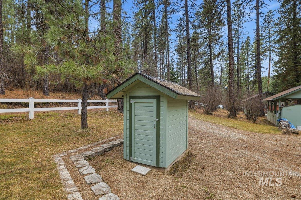 115 Bunch Dr., Garden Valley, Idaho 83622, 3 Bedrooms, 2.5 Bathrooms, Residential For Sale, Price $775,000,MLS 98977970