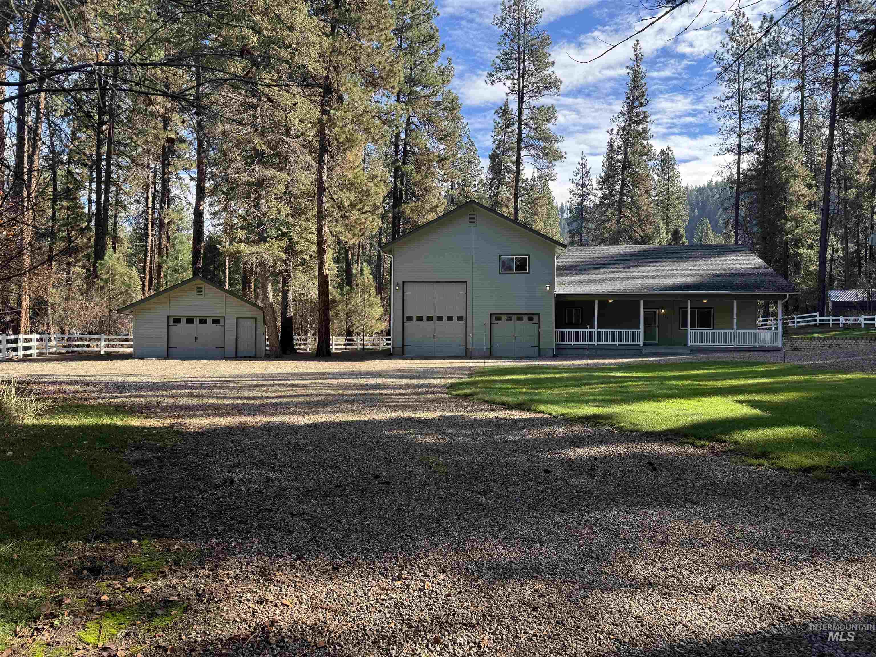 115 Bunch Dr., Garden Valley, Idaho 83622, 3 Bedrooms, 2.5 Bathrooms, Residential For Sale, Price $775,000,MLS 98977970