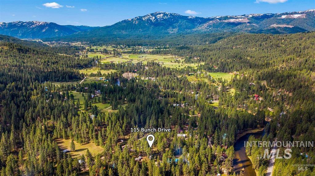 115 Bunch Dr., Garden Valley, Idaho 83622, 3 Bedrooms, 2.5 Bathrooms, Residential For Sale, Price $775,000,MLS 98977970