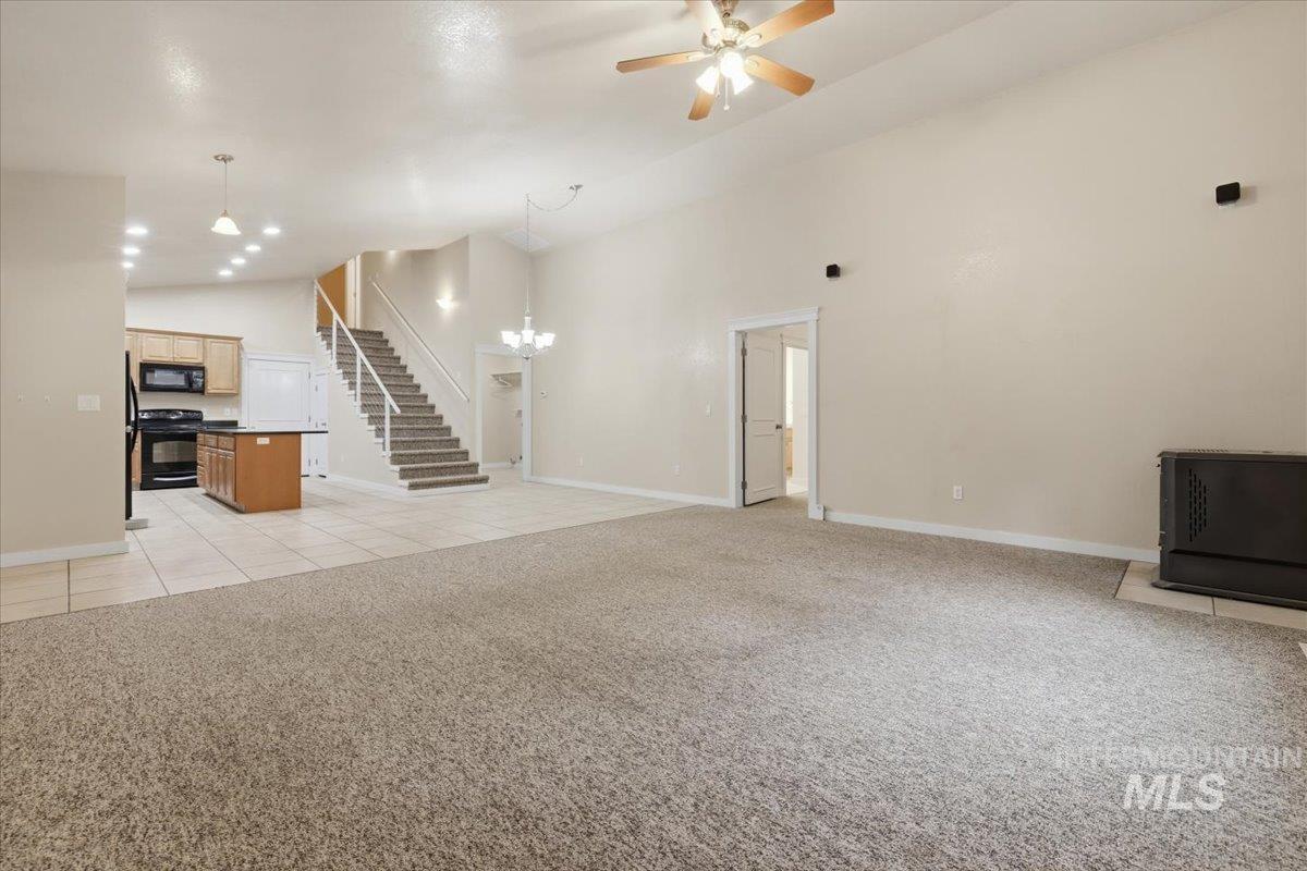 115 Bunch Dr., Garden Valley, Idaho 83622, 3 Bedrooms, 2.5 Bathrooms, Residential For Sale, Price $775,000,MLS 98977970