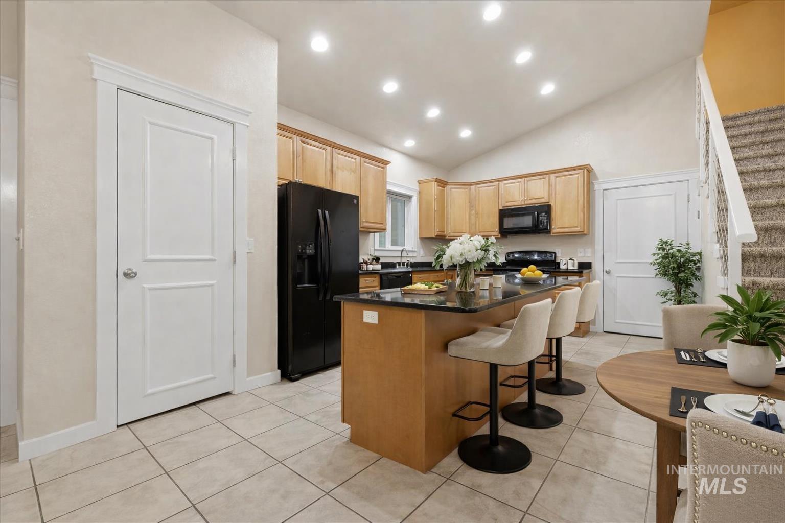 115 Bunch Dr., Garden Valley, Idaho 83622, 3 Bedrooms, 2.5 Bathrooms, Residential For Sale, Price $775,000,MLS 98977970