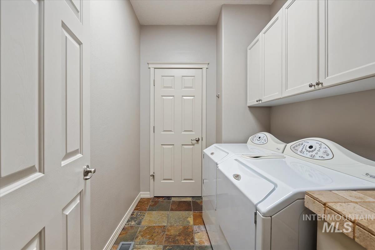 6980 E Greens Dr, Nampa, Idaho 83687, 2 Bedrooms, 2 Bathrooms, Residential For Sale, Price $396,000,MLS 98977972