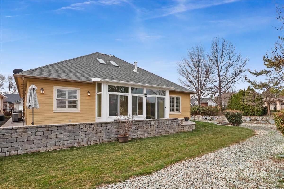 6980 E Greens Dr, Nampa, Idaho 83687, 2 Bedrooms, 2 Bathrooms, Residential For Sale, Price $396,000,MLS 98977972