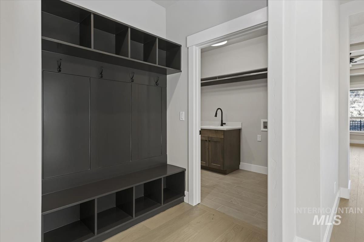 6614 N Good Dr, Eagle, Idaho 83629, 3 Bedrooms, 2 Bathrooms, Residential For Sale, Price $649,880,MLS 98977974