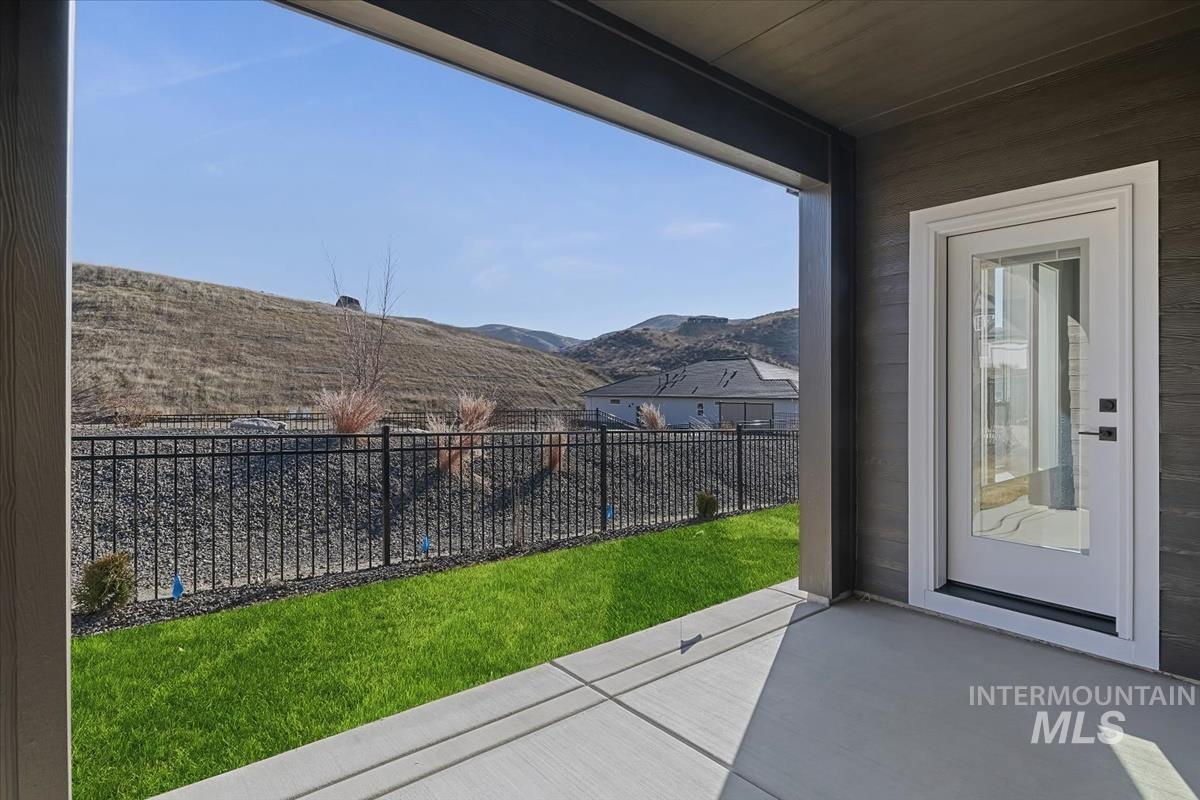 6614 N Good Dr, Eagle, Idaho 83629, 3 Bedrooms, 2 Bathrooms, Residential For Sale, Price $649,880,MLS 98977974