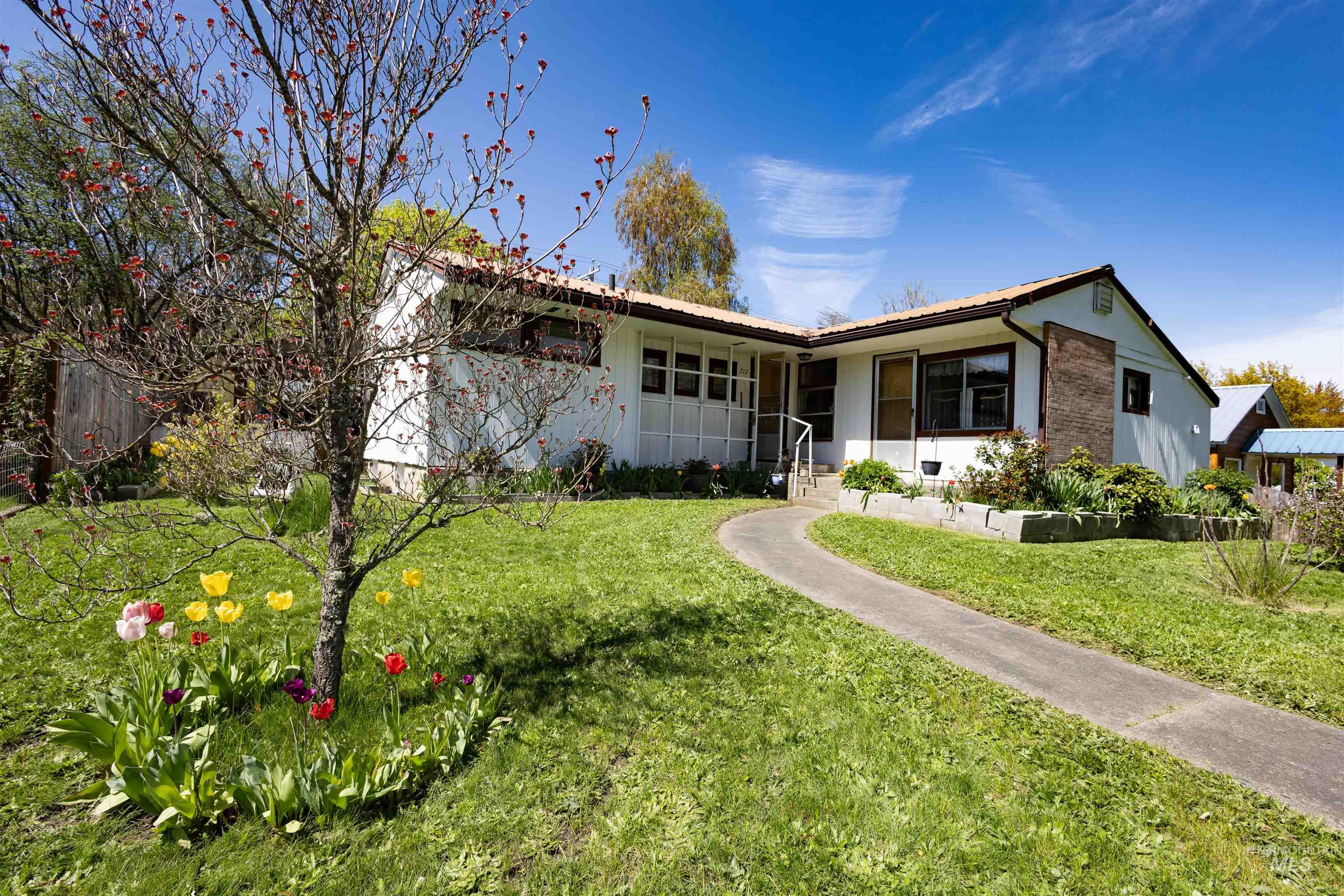 712 Hill St, Kamiah, Idaho 83536, 3 Bedrooms, 2 Bathrooms, Residential For Sale, Price $299,900,MLS 98977975