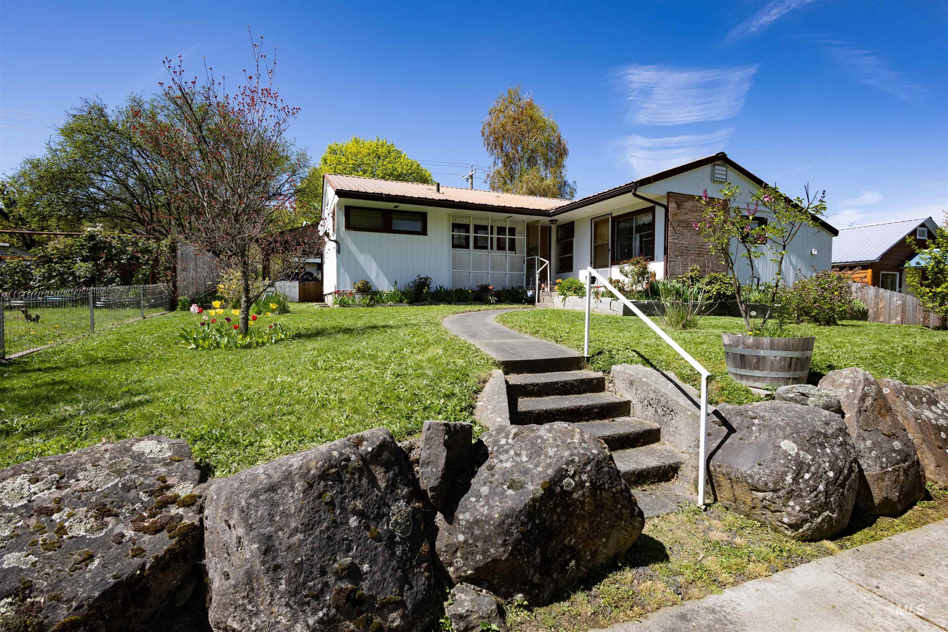 712 Hill St, Kamiah, Idaho 83536, 3 Bedrooms, 2 Bathrooms, Residential For Sale, Price $299,900,MLS 98977975