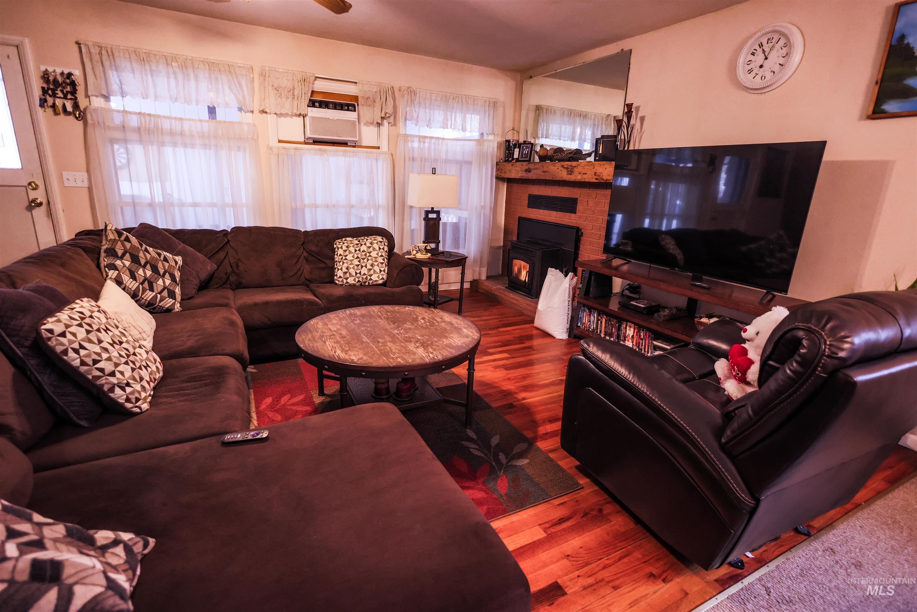 712 Hill St, Kamiah, Idaho 83536, 3 Bedrooms, 2 Bathrooms, Residential For Sale, Price $299,900,MLS 98977975