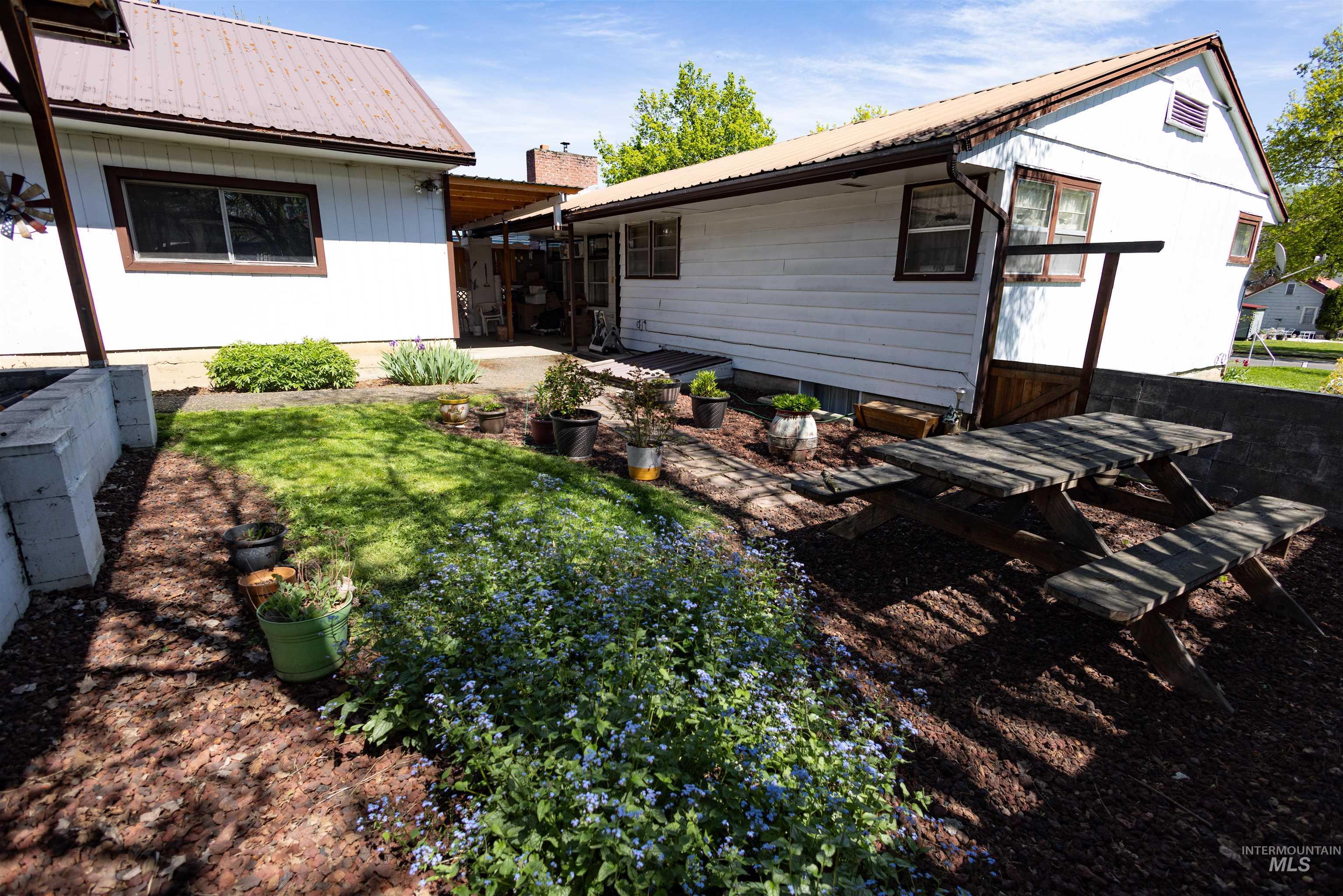 712 Hill St, Kamiah, Idaho 83536, 3 Bedrooms, 2 Bathrooms, Residential For Sale, Price $299,900,MLS 98977975