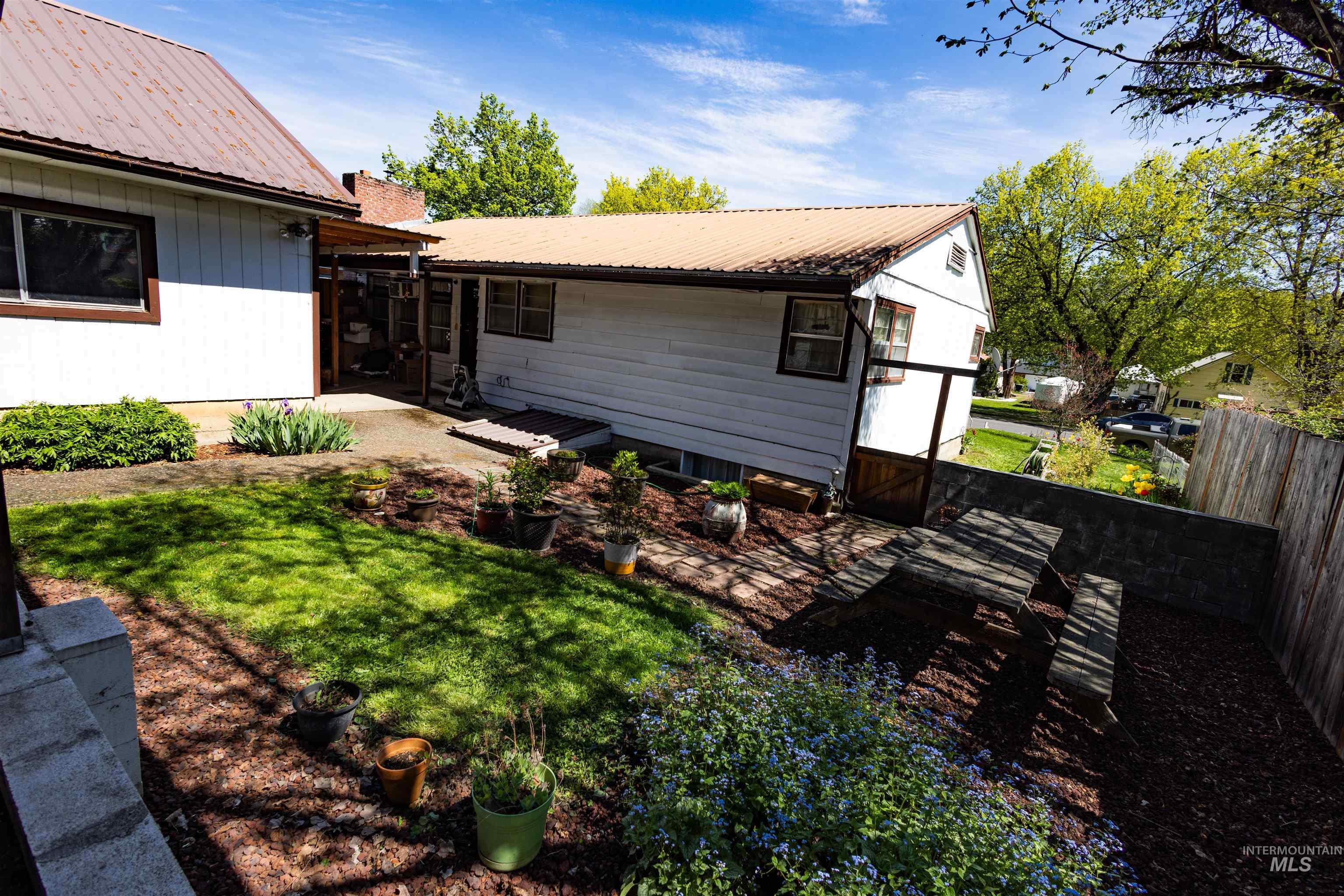 712 Hill St, Kamiah, Idaho 83536, 3 Bedrooms, 2 Bathrooms, Residential For Sale, Price $299,900,MLS 98977975