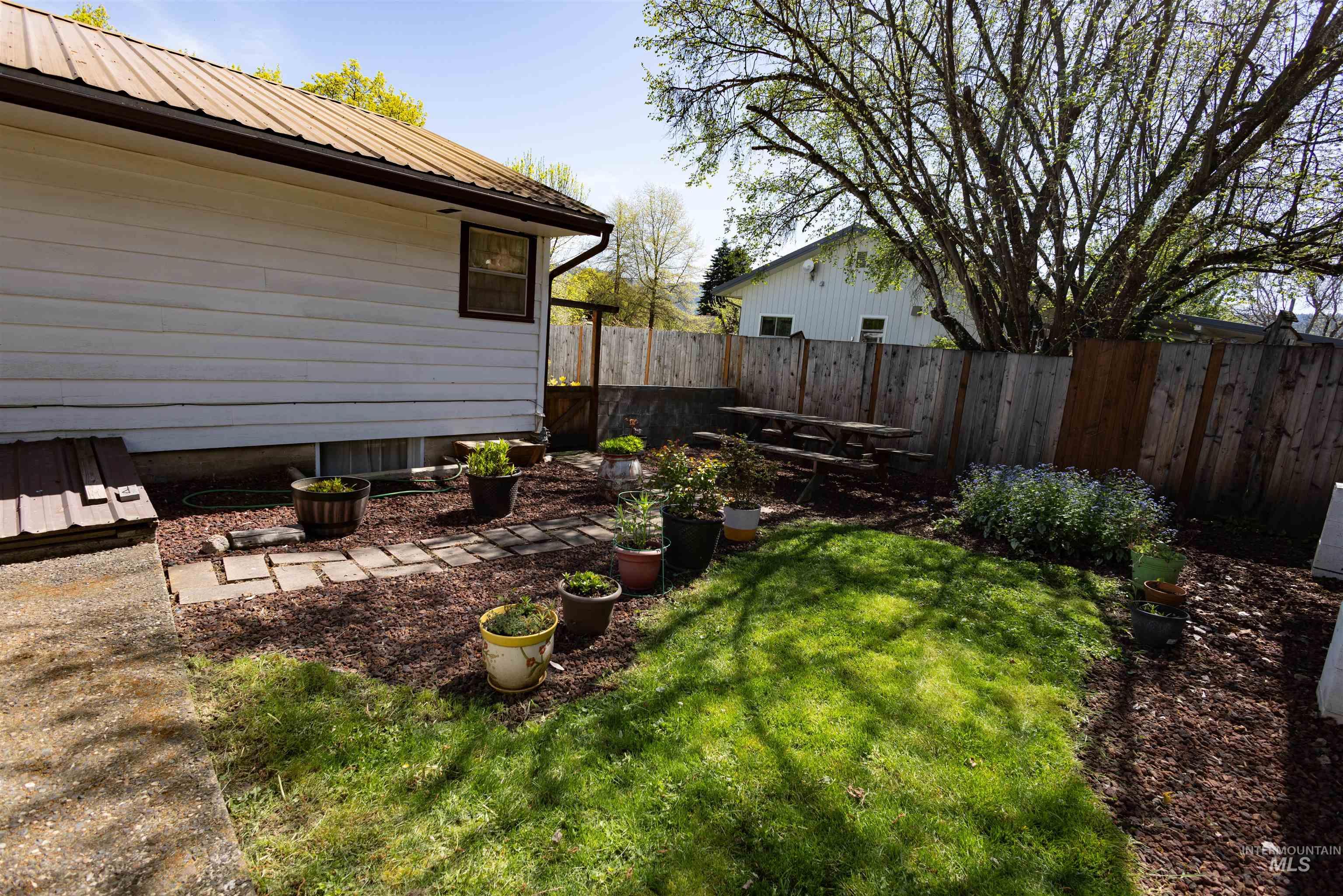 712 Hill St, Kamiah, Idaho 83536, 3 Bedrooms, 2 Bathrooms, Residential For Sale, Price $299,900,MLS 98977975