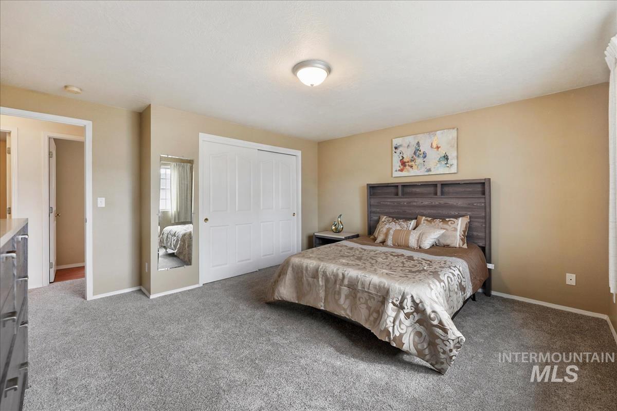 10424 W Palm Ln, Boise, Idaho 83704-5400, 3 Bedrooms, 2.5 Bathrooms, Residential For Sale, Price $335,000,MLS 98977976