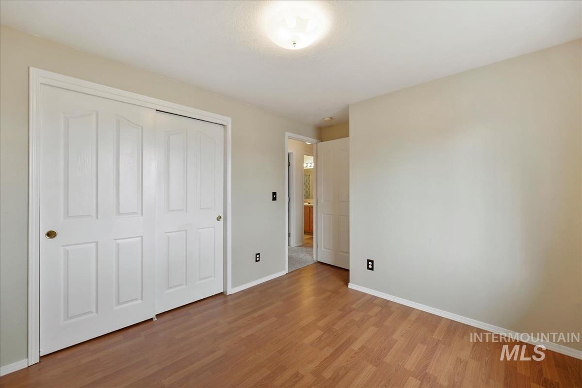 10424 W Palm Ln, Boise, Idaho 83704-5400, 3 Bedrooms, 2.5 Bathrooms, Residential For Sale, Price $335,000,MLS 98977976