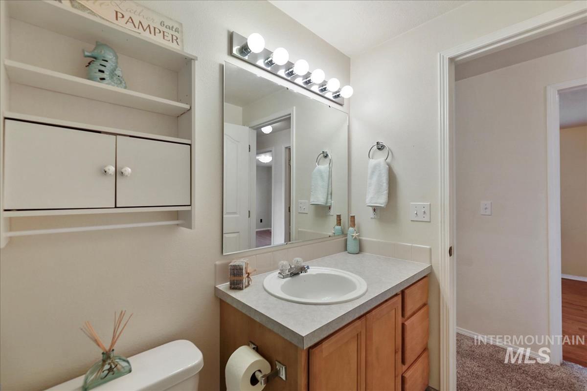 10424 W Palm Ln, Boise, Idaho 83704-5400, 3 Bedrooms, 2.5 Bathrooms, Residential For Sale, Price $335,000,MLS 98977976