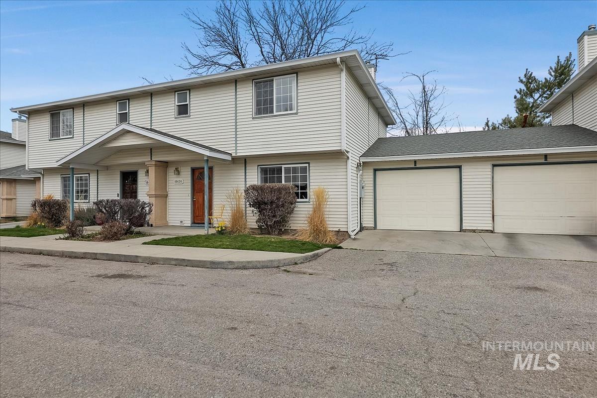 10424 W Palm Ln, Boise, Idaho 83704-5400, 3 Bedrooms, 2.5 Bathrooms, Residential For Sale, Price $335,000,MLS 98977976