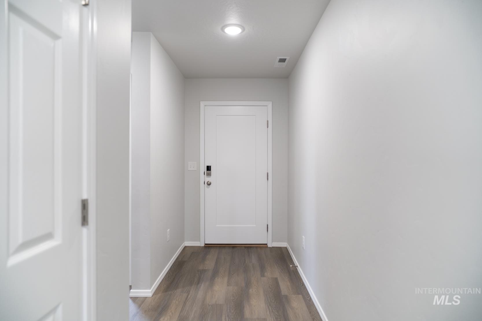 1281 W Buffalo River Dr, Meridian, Idaho 83642, 4 Bedrooms, 2 Bathrooms, Residential For Sale, Price $439,900,MLS 98977980