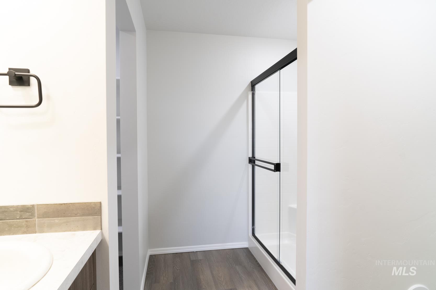 1281 W Buffalo River Dr, Meridian, Idaho 83642, 4 Bedrooms, 2 Bathrooms, Residential For Sale, Price $439,900,MLS 98977980