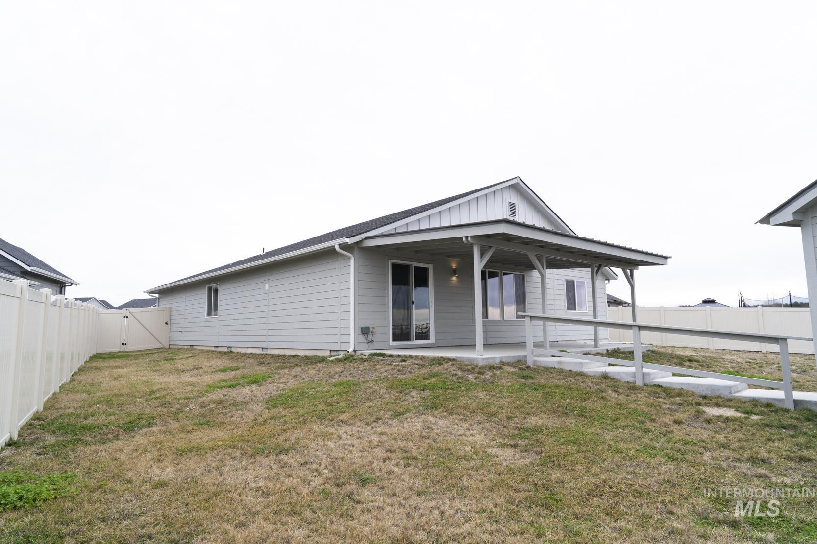 1281 W Buffalo River Dr, Meridian, Idaho 83642, 4 Bedrooms, 2 Bathrooms, Residential For Sale, Price $439,900,MLS 98977980