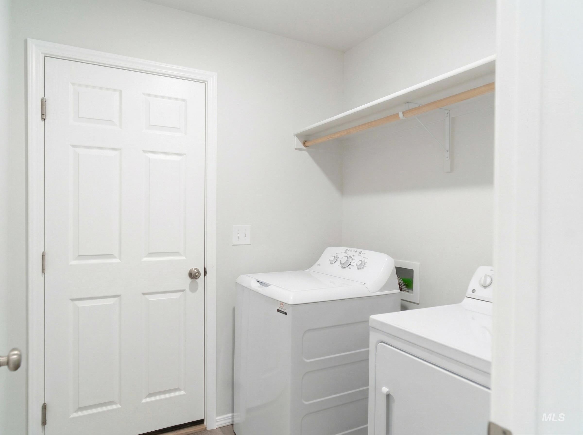 1281 W Buffalo River Dr, Meridian, Idaho 83642, 4 Bedrooms, 2 Bathrooms, Residential For Sale, Price $439,900,MLS 98977980