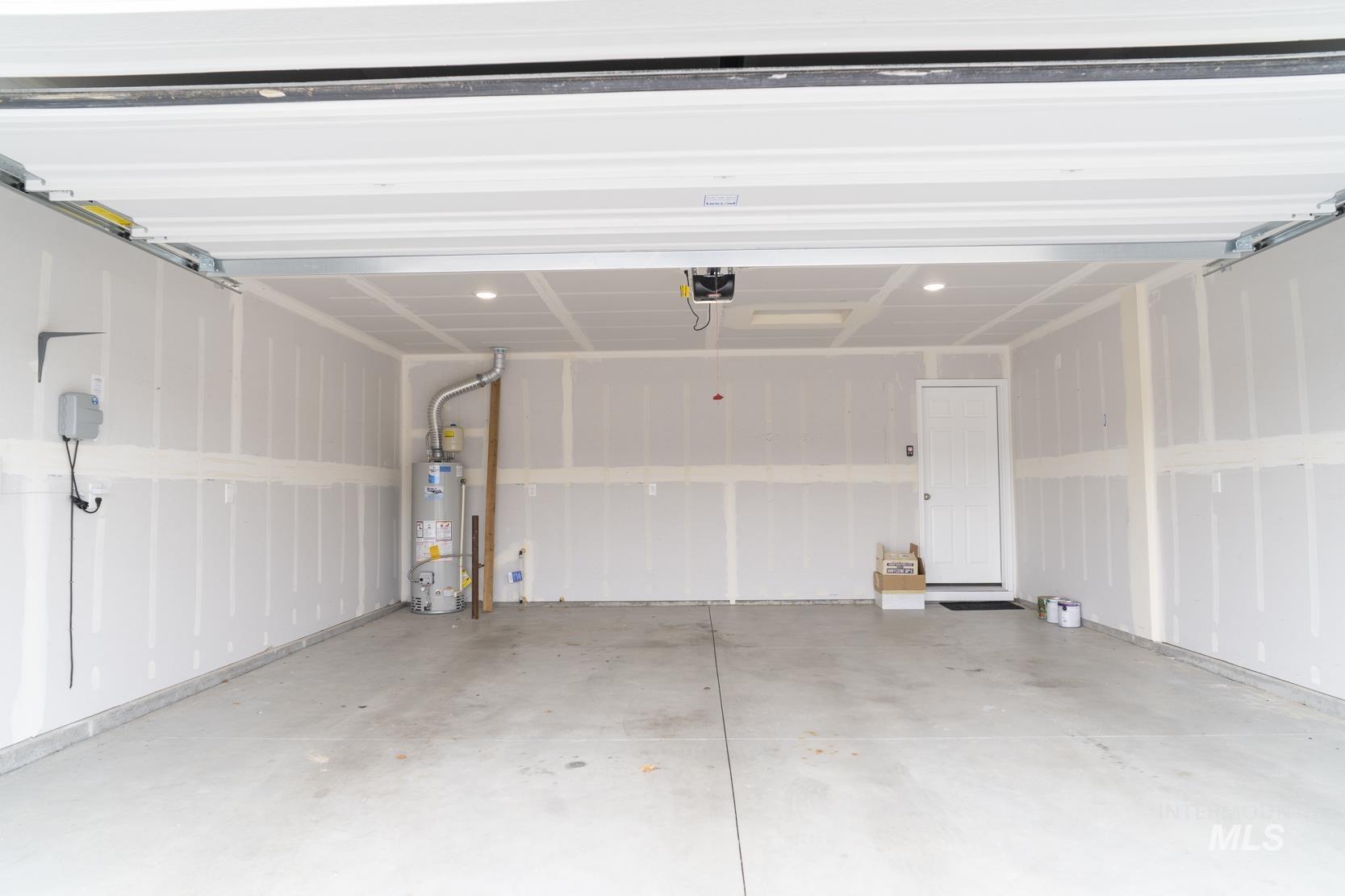 1281 W Buffalo River Dr, Meridian, Idaho 83642, 4 Bedrooms, 2 Bathrooms, Residential For Sale, Price $439,900,MLS 98977980